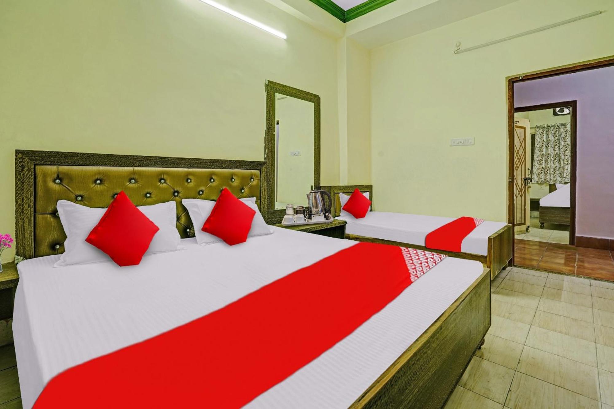 Hotel O B N Palace Rāipur 外观 照片