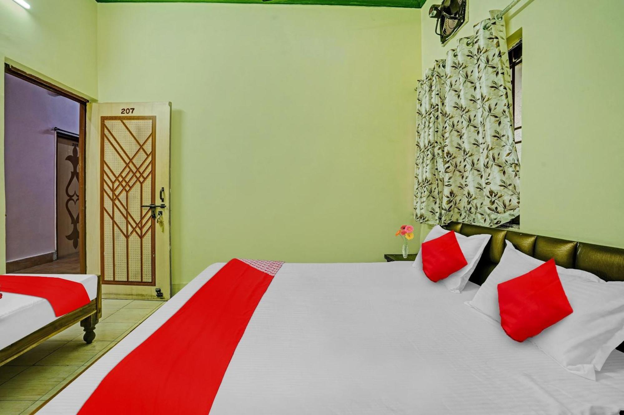 Hotel O B N Palace Rāipur 外观 照片
