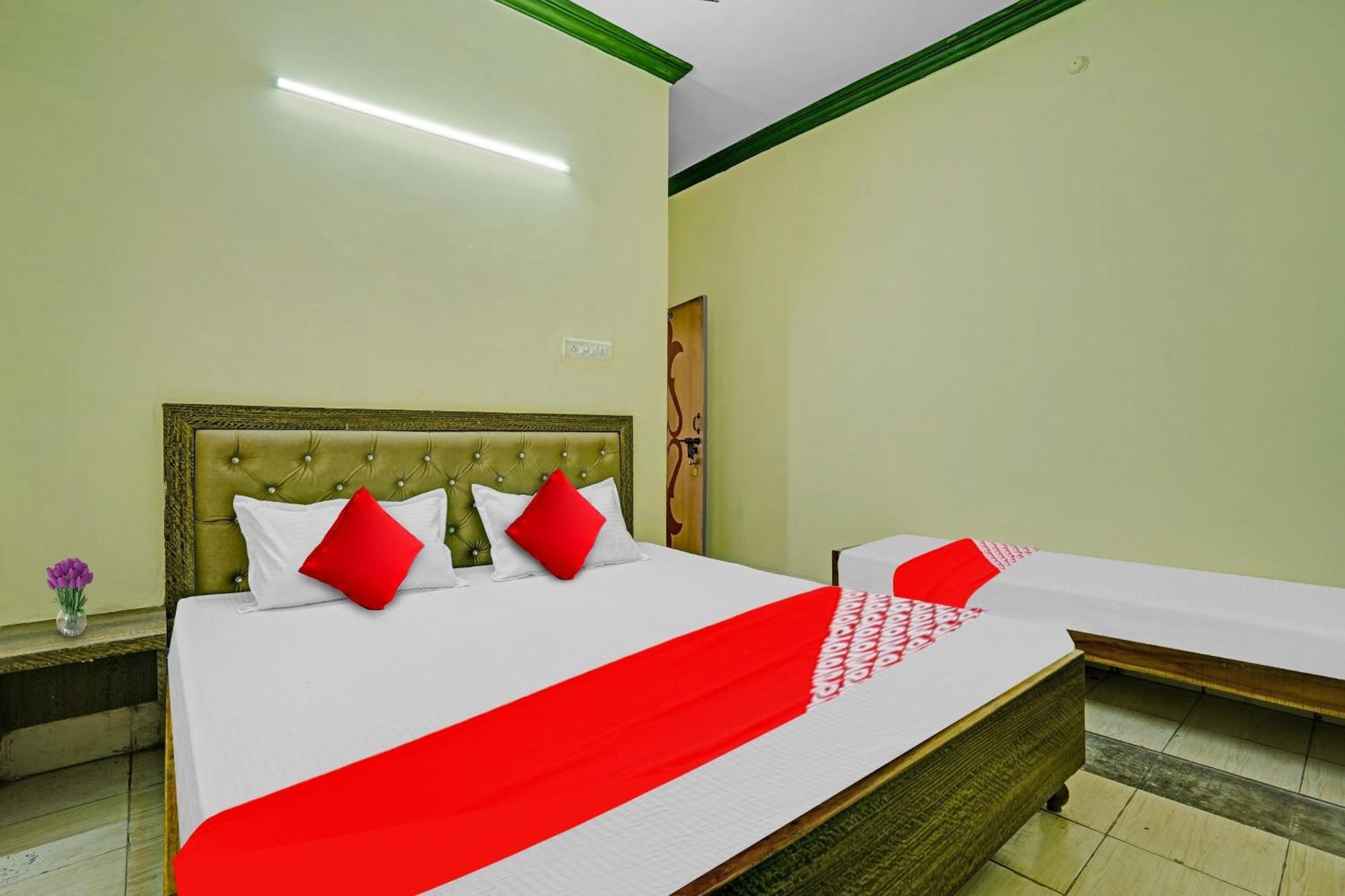 Hotel O B N Palace Rāipur 外观 照片